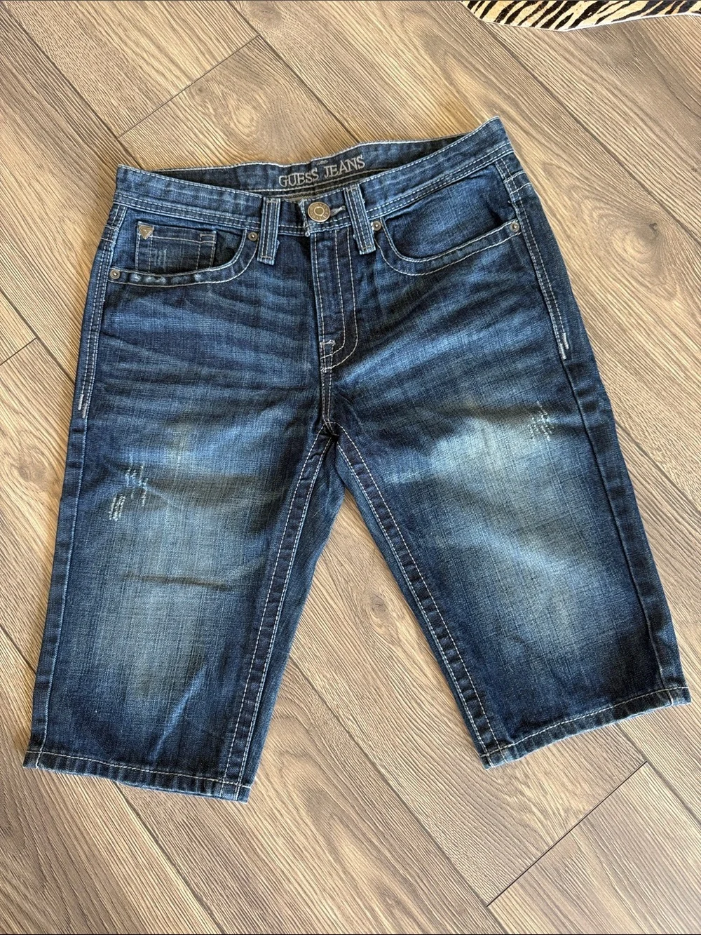 GUESS Jeans size 31 Distressed Denim Bermuda Shorts Y2K Long Jorts